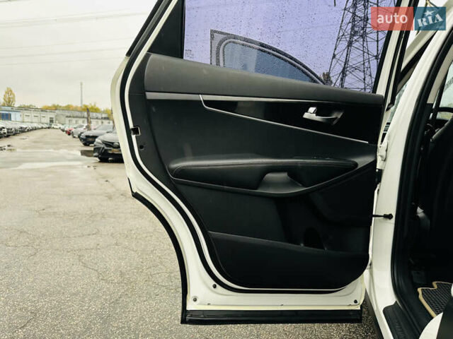 Киа Соренто 2015 в Харькове на Automoto.ua Белый Киа Соренто, объемом двигателя 2 л и пробегом 291 тыс. км за 17900 $, фото 15 на Automoto.ua