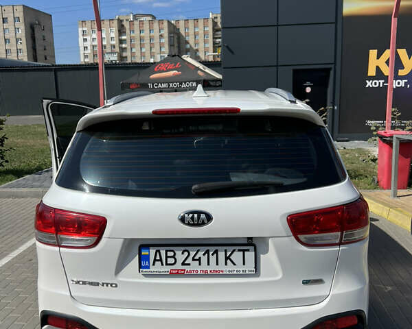 Белый Киа Соренто, объемом двигателя 2.2 л и пробегом 170 тыс. км за 20600 $, фото 2 на Automoto.ua