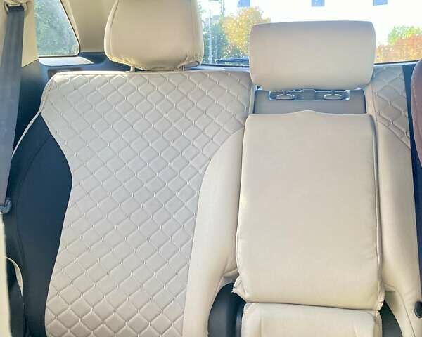 Белый Киа Соренто, объемом двигателя 2.36 л и пробегом 136 тыс. км за 16600 $, фото 11 на Automoto.ua