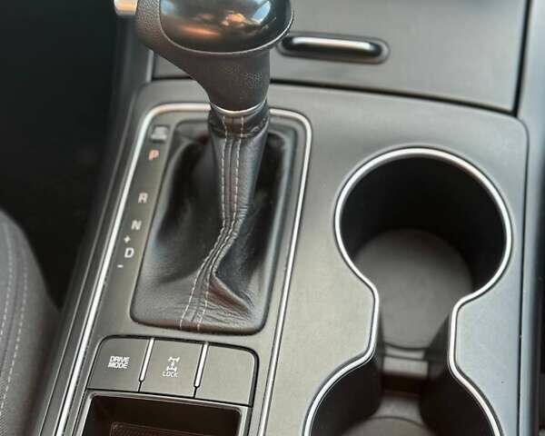 Белый Киа Соренто, объемом двигателя 2.4 л и пробегом 186 тыс. км за 14700 $, фото 10 на Automoto.ua