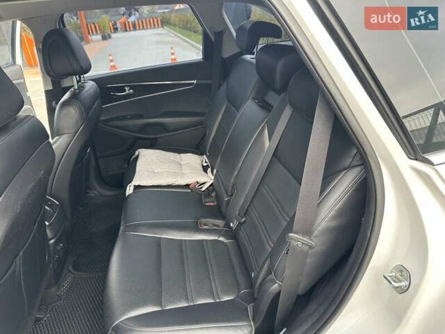 Белый Киа Соренто, объемом двигателя 2 л и пробегом 220 тыс. км за 18700 $, фото 21 на Automoto.ua