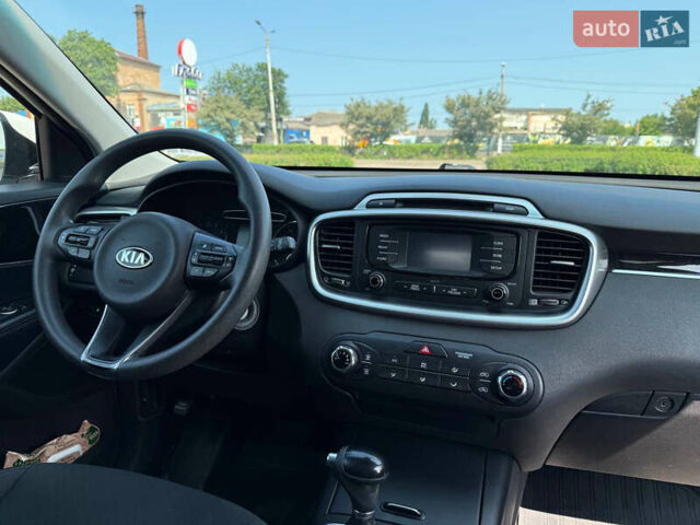 Белый Киа Соренто, объемом двигателя 2.35 л и пробегом 160 тыс. км за 14200 $, фото 8 на Automoto.ua
