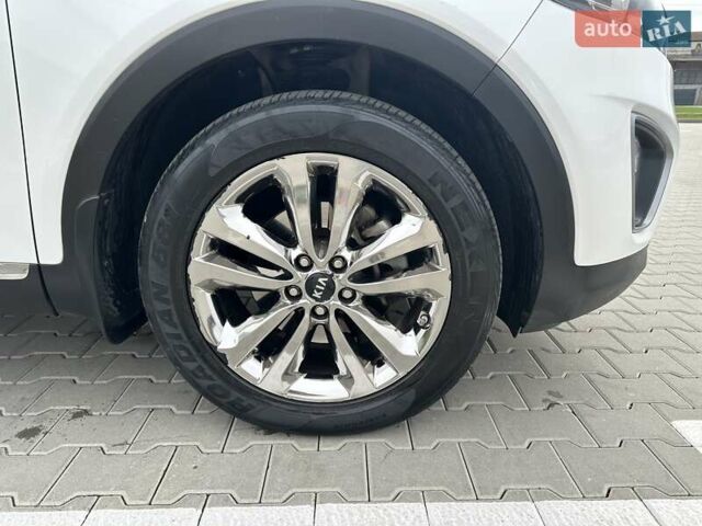 Белый Киа Соренто, объемом двигателя 2 л и пробегом 220 тыс. км за 18700 $, фото 13 на Automoto.ua