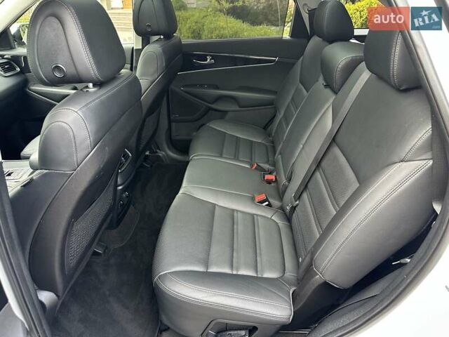 Кіа Соренто 2015 у Луцьку на Automoto.ua Білий Кіа Соренто, об'ємом двигуна 2.2 л та пробігом 150 тис. км за 23500 $, фото 58 на Automoto.ua