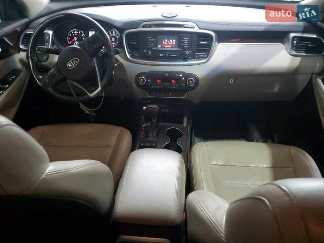Белый Киа Соренто, объемом двигателя 2 л и пробегом 170 тыс. км за 2000 $, фото 7 на Automoto.ua