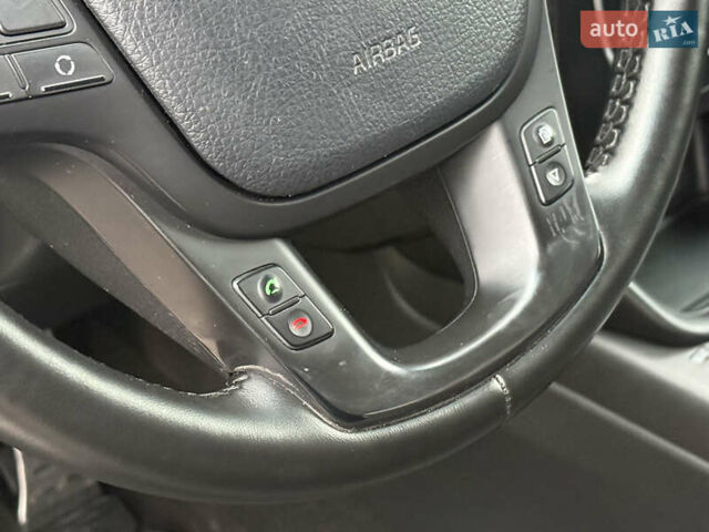 Білий Кіа Соренто, об'ємом двигуна 2.2 л та пробігом 175 тис. км за 17750 $, фото 68 на Automoto.ua