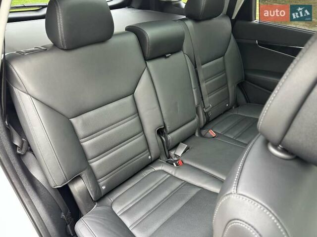 Кіа Соренто 2015 у Луцьку на Automoto.ua Білий Кіа Соренто, об'ємом двигуна 2.2 л та пробігом 150 тис. км за 23500 $, фото 79 на Automoto.ua