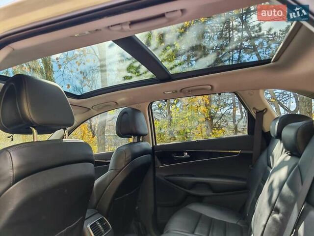 Киа Соренто 2015 в Могилев-Подольском на Automoto.ua Белый Киа Соренто, объемом двигателя 2.2 л и пробегом 214 тыс. км за 19300 $, фото 47 на Automoto.ua