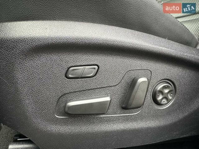 Кіа Соренто 2015 у Луцьку на Automoto.ua Білий Кіа Соренто, об'ємом двигуна 2.2 л та пробігом 150 тис. км за 23500 $, фото 46 на Automoto.ua