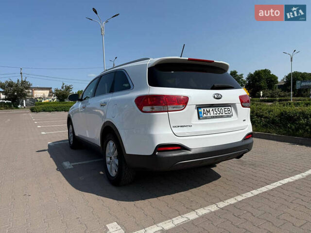 Белый Киа Соренто, объемом двигателя 2.35 л и пробегом 160 тыс. км за 14200 $, фото 4 на Automoto.ua