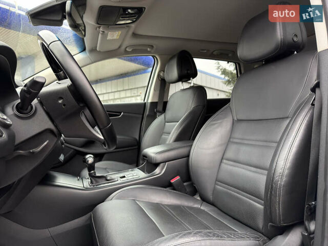 Білий Кіа Соренто, об'ємом двигуна 2.2 л та пробігом 135 тис. км за 24000 $, фото 33 на Automoto.ua