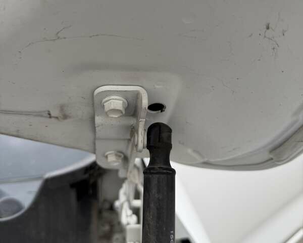 Білий Кіа Соренто, об'ємом двигуна 2.2 л та пробігом 145 тис. км за 22500 $, фото 36 на Automoto.ua