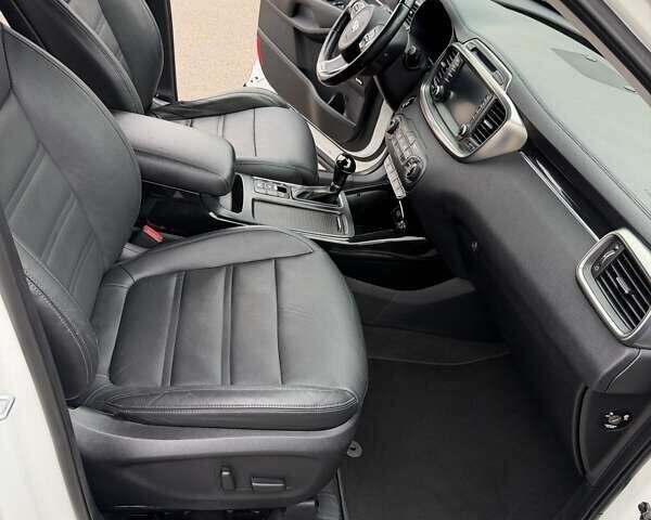 Білий Кіа Соренто, об'ємом двигуна 2.2 л та пробігом 145 тис. км за 22500 $, фото 10 на Automoto.ua