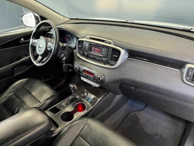 Белый Киа Соренто, объемом двигателя 2 л и пробегом 239 тыс. км за 12000 $, фото 16 на Automoto.ua