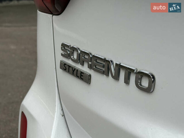 Білий Кіа Соренто, об'ємом двигуна 2.2 л та пробігом 175 тис. км за 16999 $, фото 31 на Automoto.ua