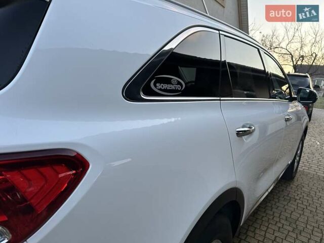 Белый Киа Соренто, объемом двигателя 2.2 л и пробегом 225 тыс. км за 19191 $, фото 88 на Automoto.ua