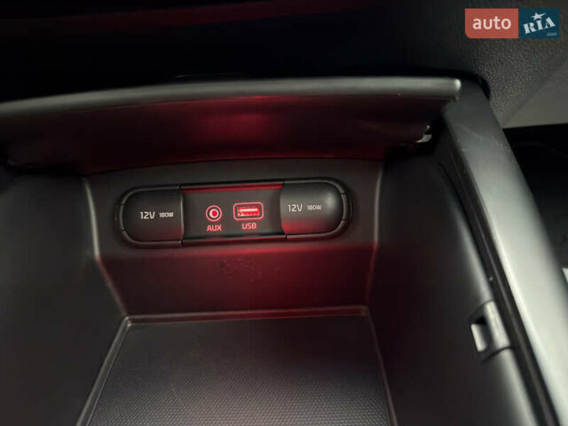 Білий Кіа Соренто, об'ємом двигуна 2.2 л та пробігом 135 тис. км за 24000 $, фото 63 на Automoto.ua