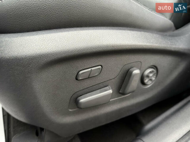Білий Кіа Соренто, об'ємом двигуна 2.2 л та пробігом 135 тис. км за 24000 $, фото 32 на Automoto.ua