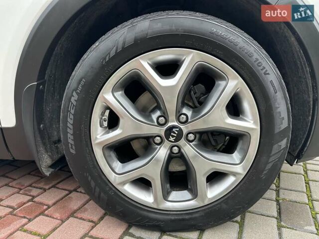 Кіа Соренто 2015 у Луцьку на Automoto.ua Білий Кіа Соренто, об'ємом двигуна 2.2 л та пробігом 150 тис. км за 23500 $, фото 109 на Automoto.ua