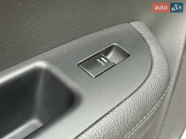 Білий Кіа Соренто, об'ємом двигуна 2.2 л та пробігом 175 тис. км за 17750 $, фото 42 на Automoto.ua