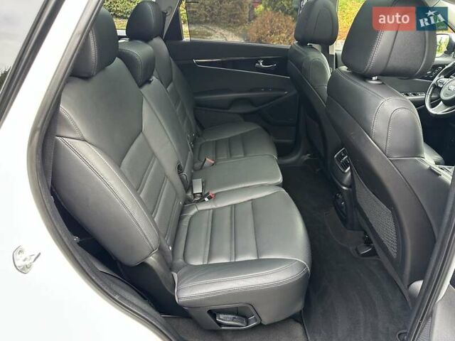 Кіа Соренто 2015 у Луцьку на Automoto.ua Білий Кіа Соренто, об'ємом двигуна 2.2 л та пробігом 150 тис. км за 23500 $, фото 77 на Automoto.ua