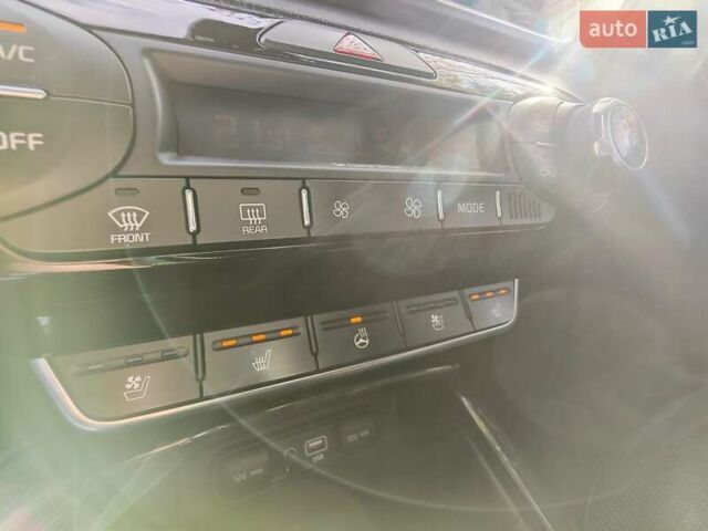 Киа Соренто 2015 в Могилев-Подольском на Automoto.ua Белый Киа Соренто, объемом двигателя 2.2 л и пробегом 214 тыс. км за 19300 $, фото 13 на Automoto.ua