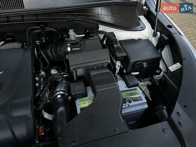 Белый Киа Соренто, объемом двигателя 2.2 л и пробегом 225 тыс. км за 19191 $, фото 177 на Automoto.ua