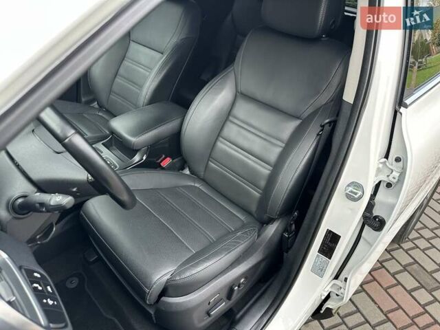 Кіа Соренто 2015 у Луцьку на Automoto.ua Білий Кіа Соренто, об'ємом двигуна 2.2 л та пробігом 150 тис. км за 23500 $, фото 17 на Automoto.ua