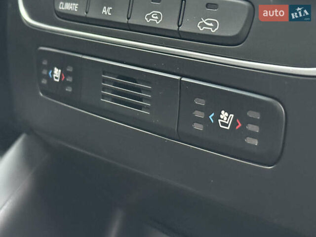 Білий Кіа Соренто, об'ємом двигуна 2.2 л та пробігом 175 тис. км за 17750 $, фото 59 на Automoto.ua