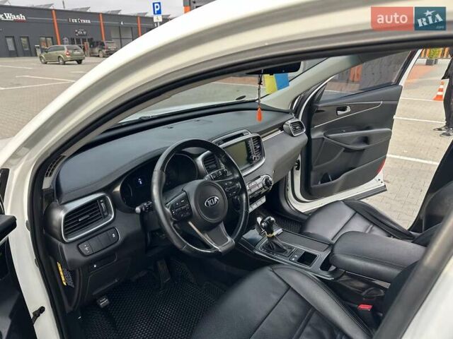 Белый Киа Соренто, объемом двигателя 2 л и пробегом 220 тыс. км за 18700 $, фото 18 на Automoto.ua