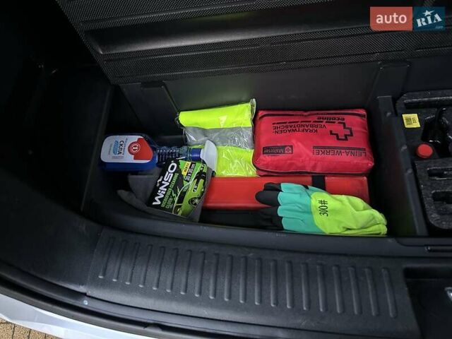 Белый Киа Соренто, объемом двигателя 2.2 л и пробегом 225 тыс. км за 19191 $, фото 148 на Automoto.ua