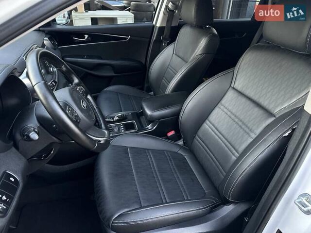 Белый Киа Соренто, объемом двигателя 2.2 л и пробегом 225 тыс. км за 19191 $, фото 98 на Automoto.ua