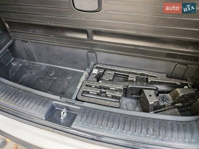 Киа Соренто 2015 в Могилев-Подольском на Automoto.ua Белый Киа Соренто, объемом двигателя 2.2 л и пробегом 214 тыс. км за 19300 $, фото 53 на Automoto.ua