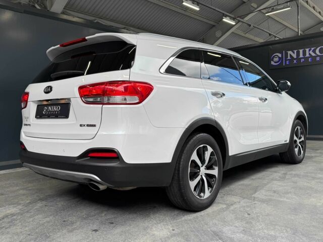 Белый Киа Соренто, объемом двигателя 2 л и пробегом 239 тыс. км за 12000 $, фото 6 на Automoto.ua