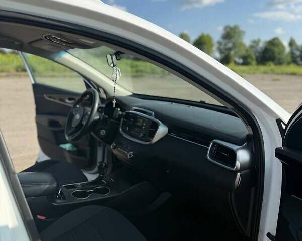 Белый Киа Соренто, объемом двигателя 2.4 л и пробегом 186 тыс. км за 14700 $, фото 13 на Automoto.ua