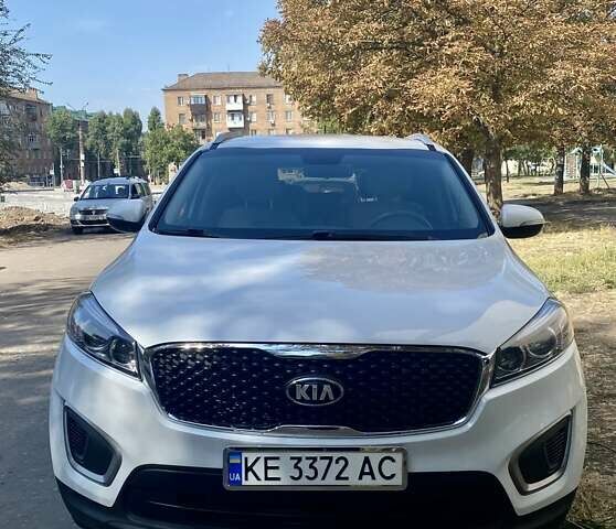 Белый Киа Соренто, объемом двигателя 2.36 л и пробегом 136 тыс. км за 16600 $, фото 2 на Automoto.ua