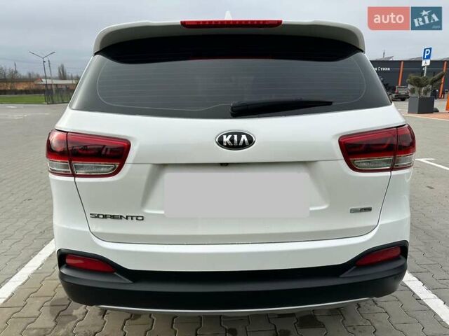 Белый Киа Соренто, объемом двигателя 2 л и пробегом 220 тыс. км за 18700 $, фото 4 на Automoto.ua