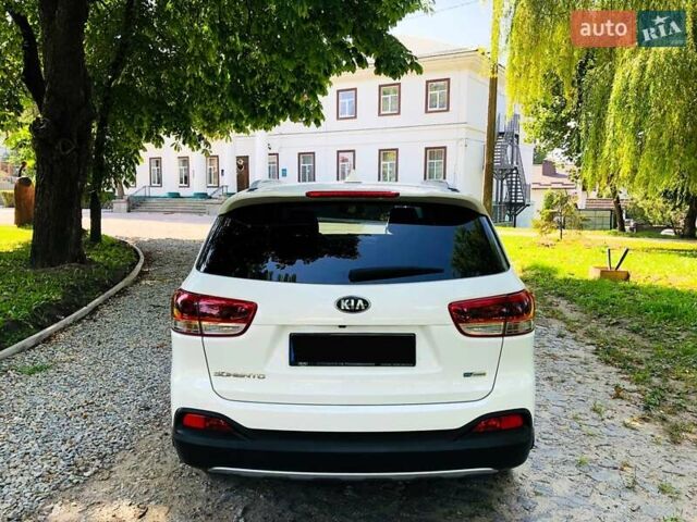 Білий Кіа Соренто, об'ємом двигуна 2.2 л та пробігом 107 тис. км за 22700 $, фото 5 на Automoto.ua