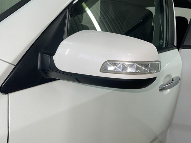 Белый Киа Соренто, объемом двигателя 2.4 л и пробегом 220 тыс. км за 13900 $, фото 5 на Automoto.ua