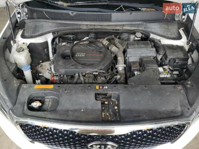 Белый Киа Соренто, объемом двигателя 2 л и пробегом 170 тыс. км за 2000 $, фото 11 на Automoto.ua