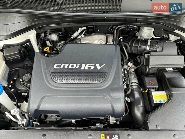 Кіа Соренто 2015 у Луцьку на Automoto.ua Білий Кіа Соренто, об'ємом двигуна 2.2 л та пробігом 150 тис. км за 23500 $, фото 115 на Automoto.ua