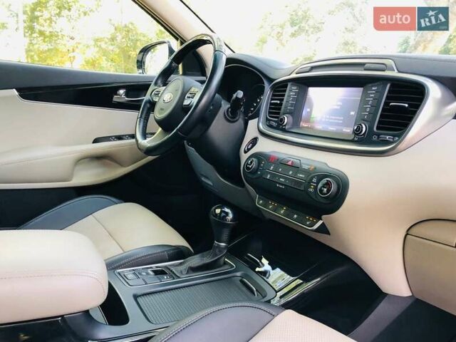 Білий Кіа Соренто, об'ємом двигуна 2.2 л та пробігом 107 тис. км за 22700 $, фото 81 на Automoto.ua