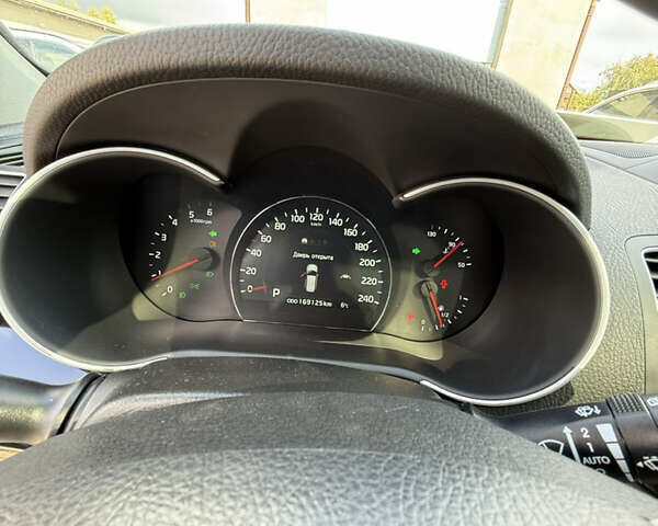 Киа Соренто 2015 в Ивано-Франковске на Automoto.ua Белый Киа Соренто, объемом двигателя 2.2 л и пробегом 169 тыс. км за 19499 $, фото 21 на Automoto.ua