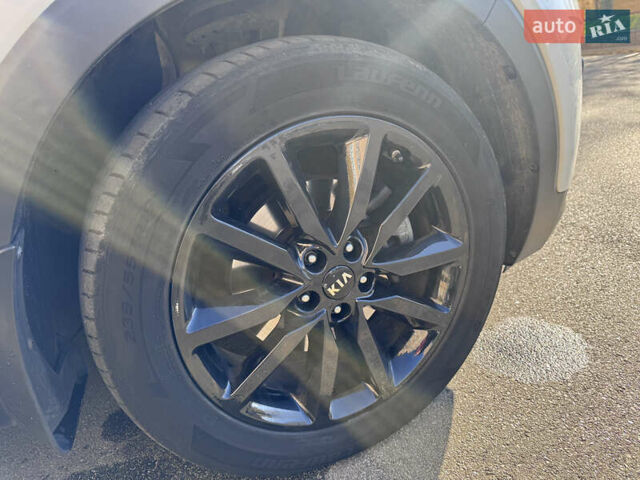 Белый Киа Соренто, объемом двигателя 2.2 л и пробегом 122 тыс. км за 21900 $, фото 16 на Automoto.ua