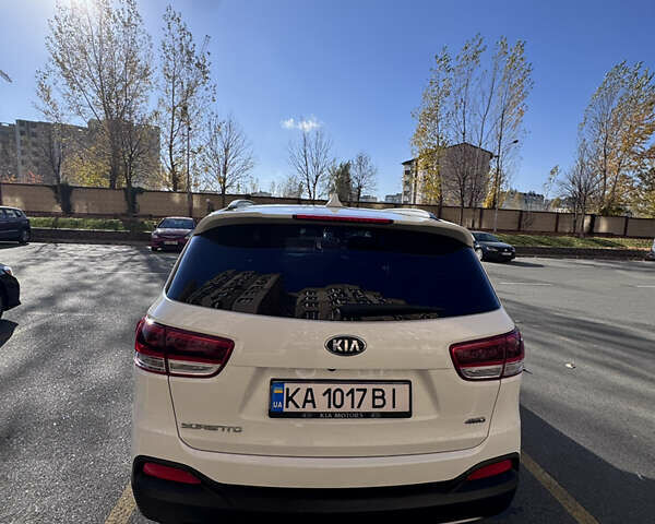 Белый Киа Соренто, объемом двигателя 2.2 л и пробегом 122 тыс. км за 21900 $, фото 3 на Automoto.ua