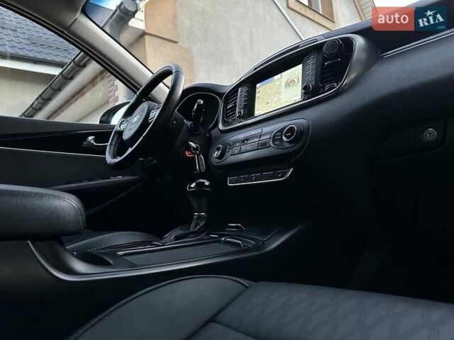 Белый Киа Соренто, объемом двигателя 2.2 л и пробегом 225 тыс. км за 19191 $, фото 168 на Automoto.ua