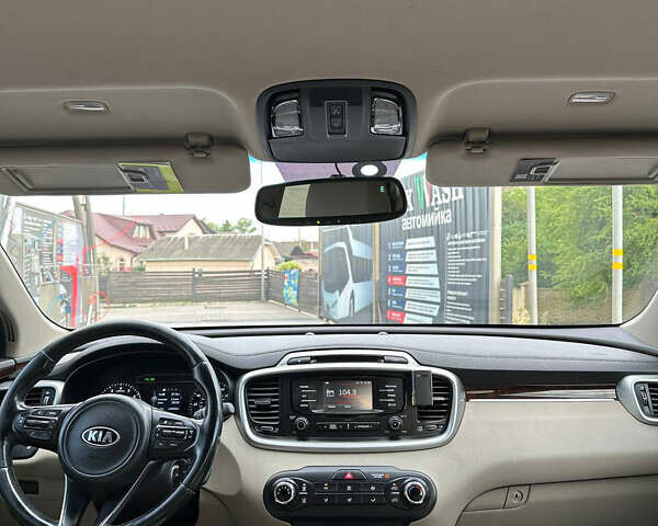 Белый Киа Соренто, объемом двигателя 2.4 л и пробегом 168 тыс. км за 12700 $, фото 10 на Automoto.ua