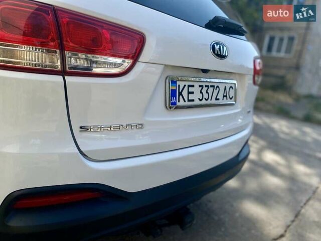 Белый Киа Соренто, объемом двигателя 2.36 л и пробегом 136 тыс. км за 16600 $, фото 6 на Automoto.ua