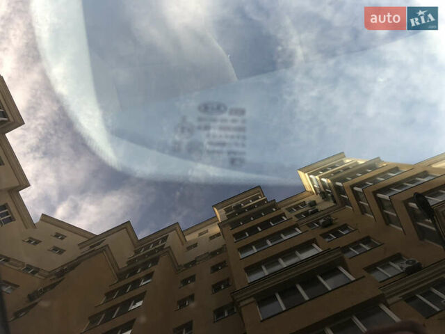 Белый Киа Соренто, объемом двигателя 3.3 л и пробегом 99 тыс. км за 15500 $, фото 22 на Automoto.ua