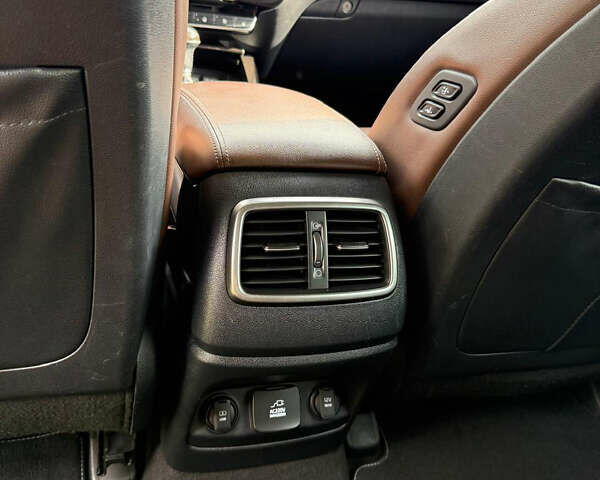 Белый Киа Соренто, объемом двигателя 2 л и пробегом 164 тыс. км за 19500 $, фото 28 на Automoto.ua